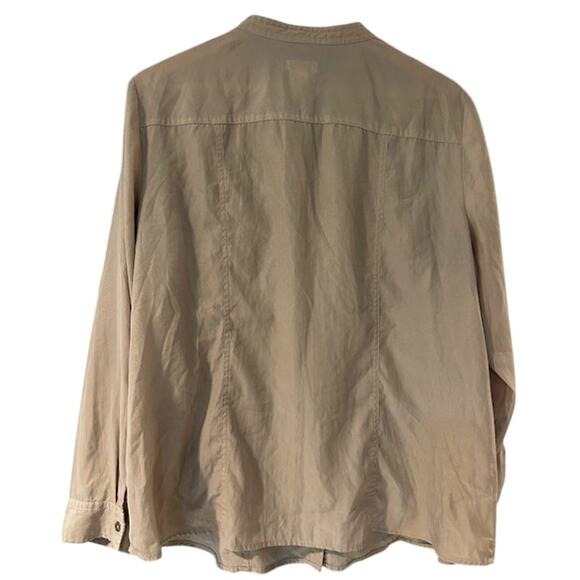 CHICO'S Tan V Neck  Lightweight Button Long Sleeve Travel Blouse Size 3 LARGE - Picture 2 of 9